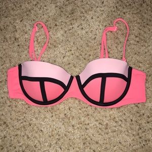 Victoria’s secret bathing suit top